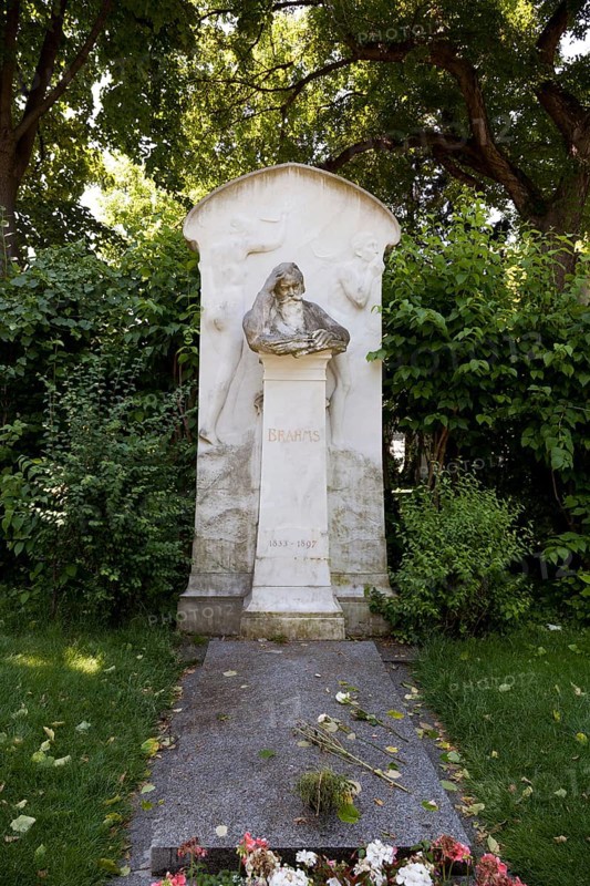 Vienna, graves of honour at the Central Cemetery