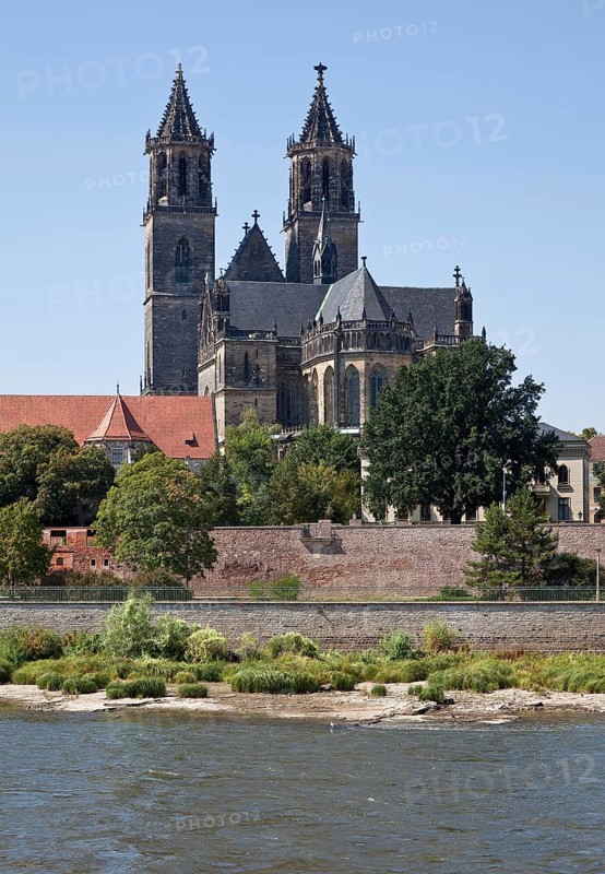 Begun 1209 completed 1520 View from the east in front of the cathedral rock in the riverbed of the Elbe, only visible at low tide, St., Sankt, Saint