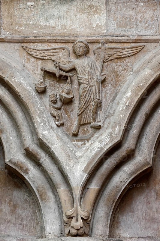 Angel with scales of sin in the south-east transept, St., Sankt, Saint