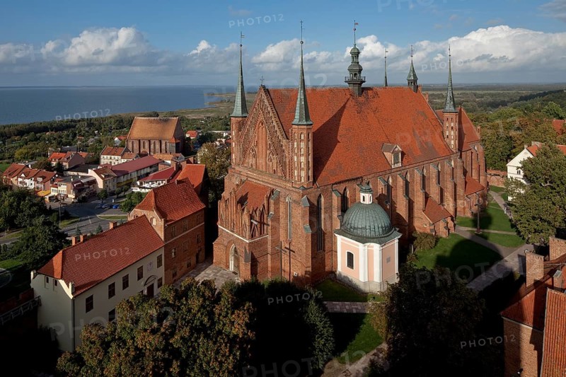 Seen from the south-west from the bell tower, on the left St. Nikolai town church, behind it Frisches Haff, St., Sankt, Saint
