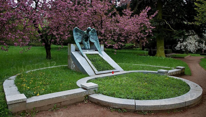 Gravesite for Princess Elisabeth, died 1903, sculptor Ludwig Habich