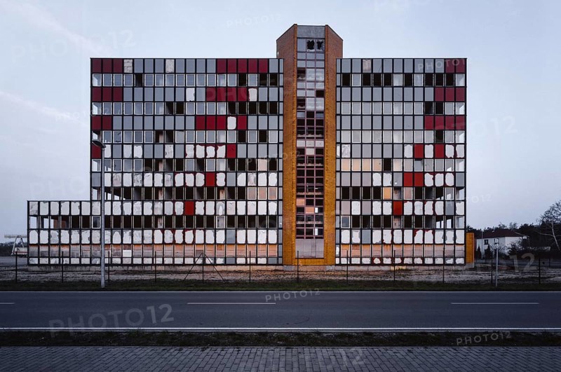 Großräschen, administration building of the former glassworks. Presumably late GDR investment ruin, so-called combine management