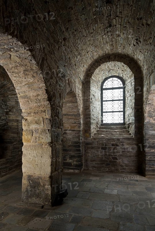 Crypt, view to the west, nave and south aisle, St., Sankt, Saint