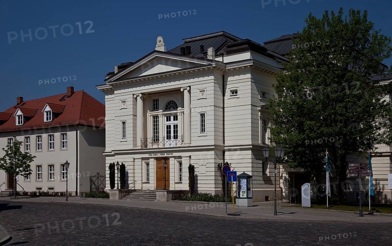 Portal façade slightly from the right 1826-27, by J.A.P. Bunge 1881-82, rebuilt by E. Tietz today's name Carl-Maria-von-Weber-Theatre