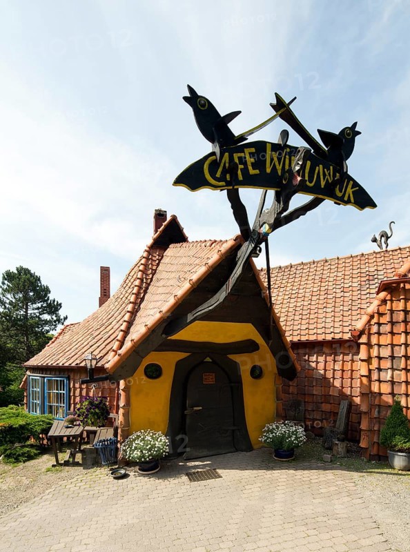 Built 1922-1923 by Bernhard Hoetger, south-east side, entrance to the café