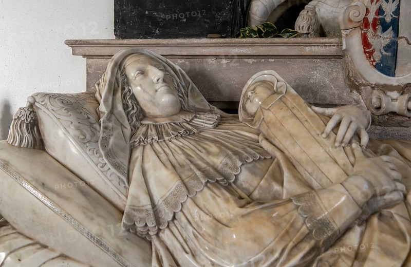 Elizabeth Coke died 1627 with infant baby daughter memorial monument by Nicholas Stone, Bramfield church, Suffolk, England, UK