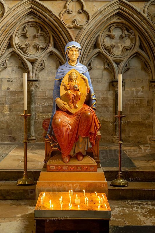 Our Lady of Lincoln statue sculpture Lady Chapel of Lincoln cathedral church, city of Lincoln, Lincolnshire, England, UK
