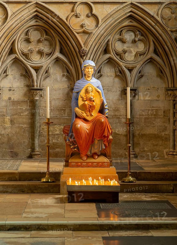 Our Lady of Lincoln statue sculpture Lady Chapel of Lincoln cathedral church, city of Lincoln, Lincolnshire, England, UK