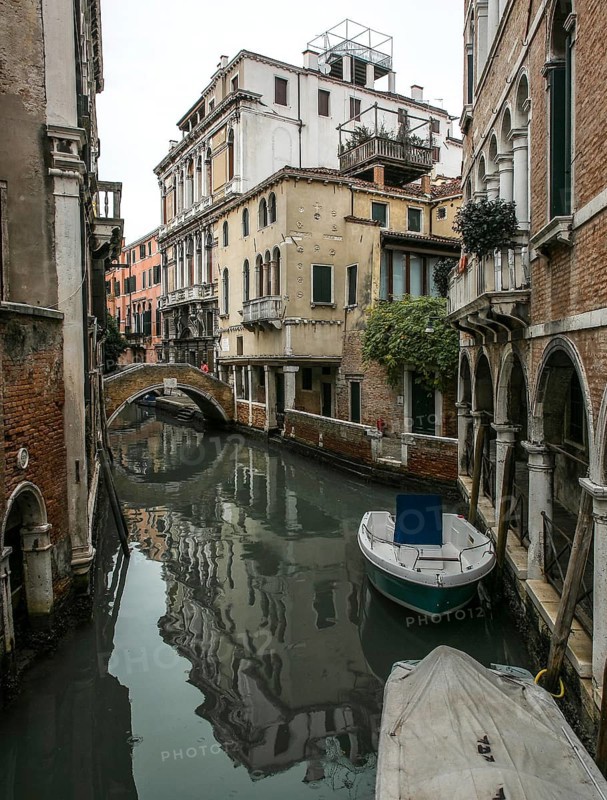 Italy Venice Canal in the Cannaregio district -642 with palazzi
