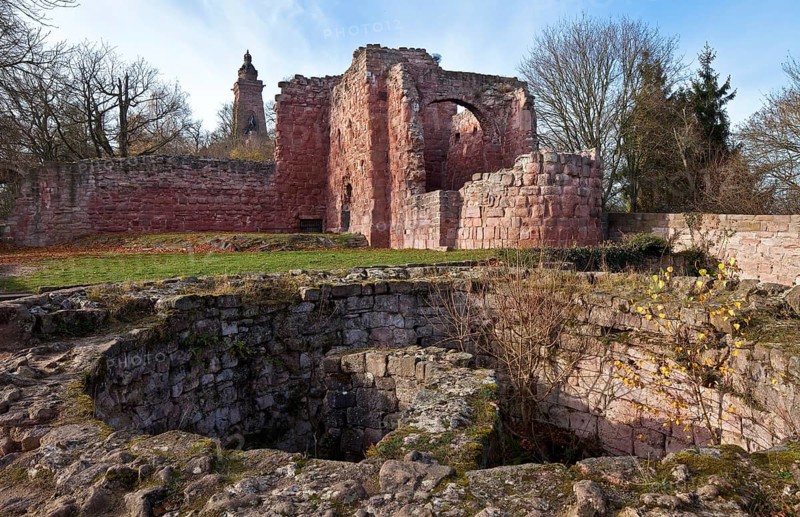 Kyffhäuser Unterburg 78539 Ruins of the 12th century castle chapel from the south-east Function of the round building in the foreground unclear left Kaiser Wilhelm monument