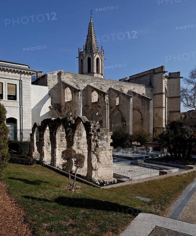 Frankr Avignon Temple Saint-Martial 59722 Protestant church from the south in front Remains of the cloister