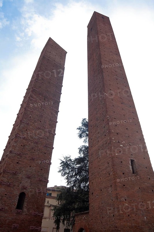 Italy Pavia 89569 Gender towers in Piazza Leonardo da Vinci