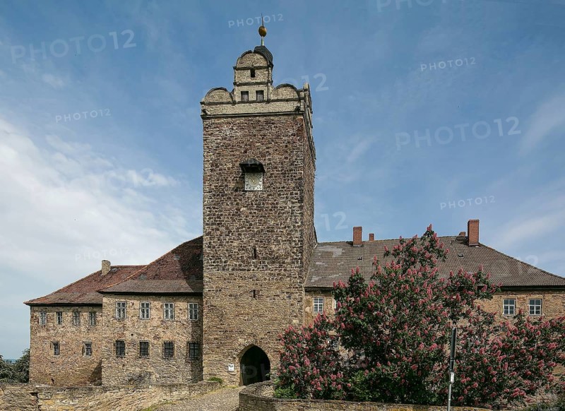 Allstedt b Sangerhausen Castle outer bailey 5581 Gate tower built around 1340 with Renaissance gables Outbuildings 16th and 18th century View from south