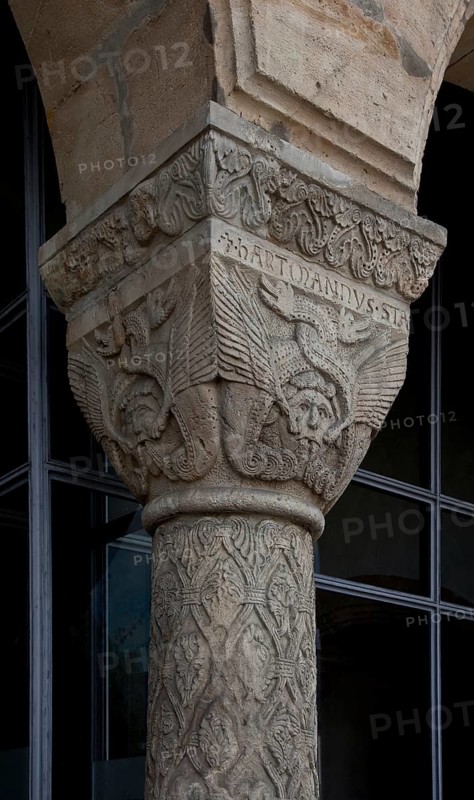 Goslar Remains of the cathedral demolished around 1820 Centre column of the north vestibule 74950 Created around 1150 in the succession of the Königslutter building school Detail from the north-east