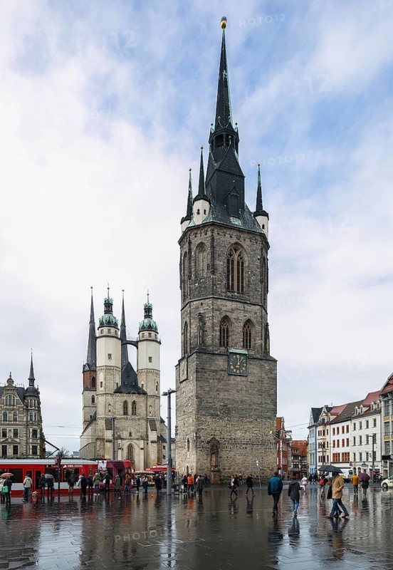 Hall S Market Square 4758 Red Tower built 1418-1506 Height 84 m left Market Church Main construction period 16th century View from O