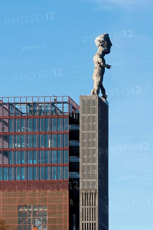 Gelsenkirchen, Nordsternpark, landscape park on the site of the former Nordstern colliery, winding tower of shaft 2 with new superstructure and Hercules by Markus Lüpertz