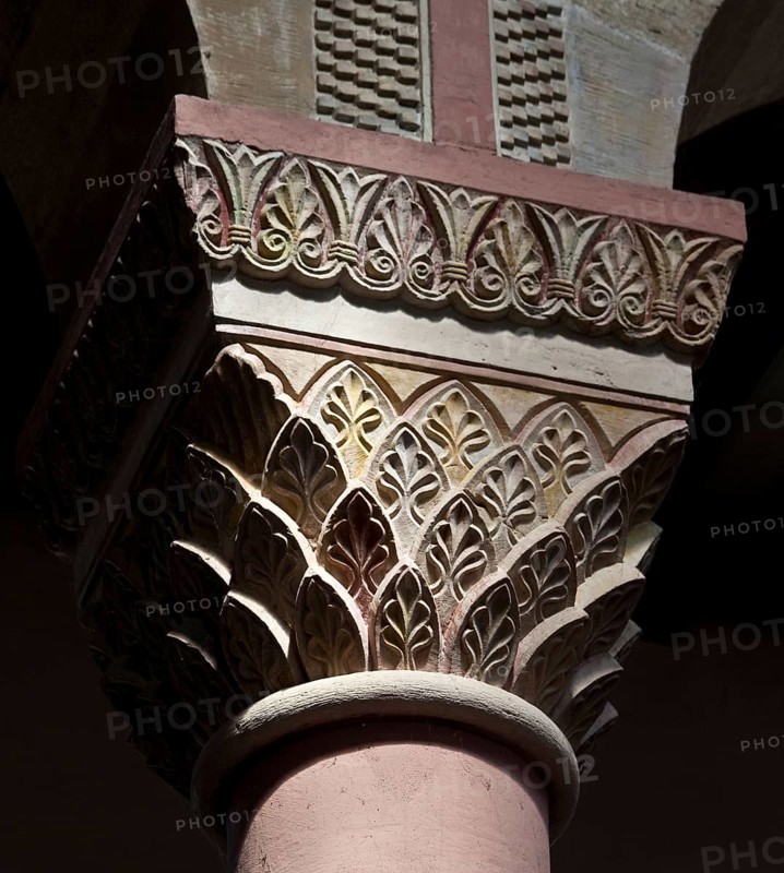 Hildesheim Sankt Godehard 71822 Capital with plant ornamentation in the northern row of arcades
