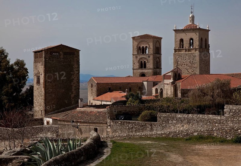 View from the castle towards secular and sacred buildings in the centre Tower of Santa María la Mayor