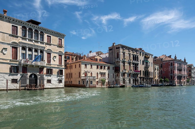 Venice, palaces on the Grand Canal, from left to right: Casa Gussoni Grimani della Vida, Palazzetto da Lezze, Palazzo Boldù a San Felice, Palazzo Contarini Pisani, Palazzo Fontana Rezzonico