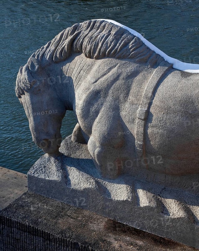 Halle Saale Giebichenstein Bridge 1926-28 62487 Horse figure by Gerhard Marcks executed by Joseph Gebes Detail