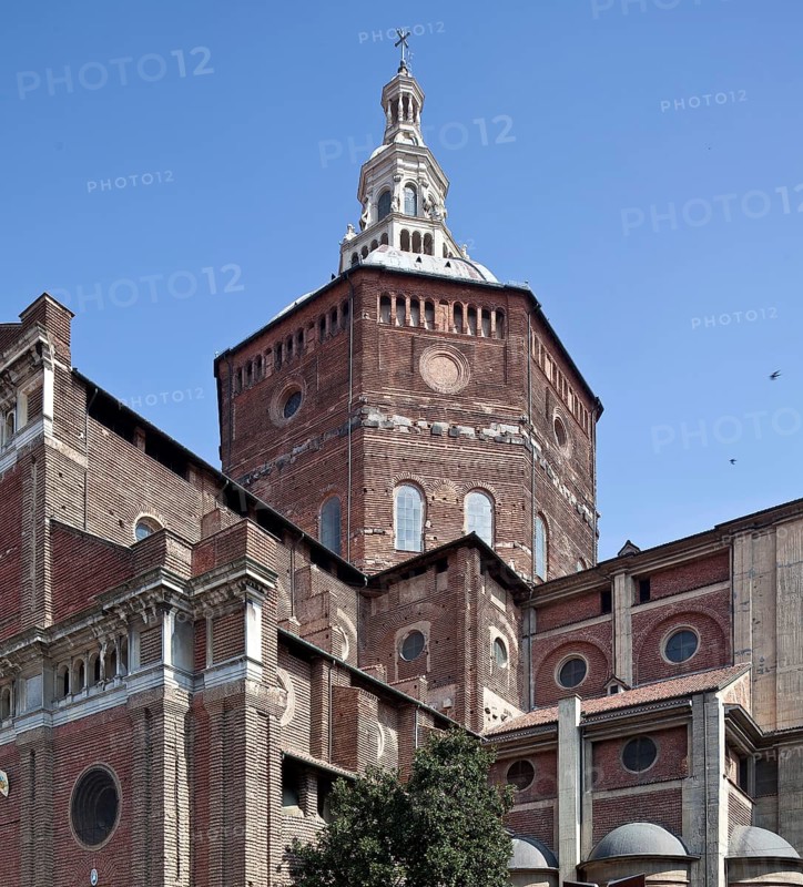 Italy Pavia 89678 Cathedral begun 1488 Partial view from south-west left short nave from 1895 right transept from 1936 above octagonal domed tambour of the 17th and 18th centuries