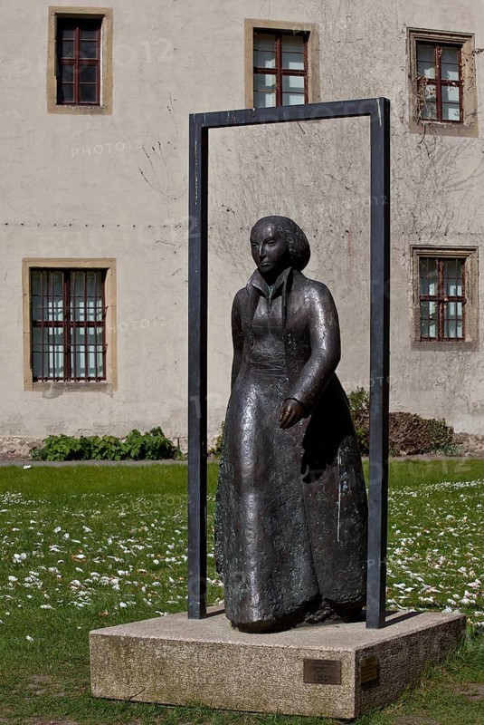 Wittenberg Lutherhaus 79665 Hof Bronze sculpture of Katharina von Bora 1999 by Nina Koch