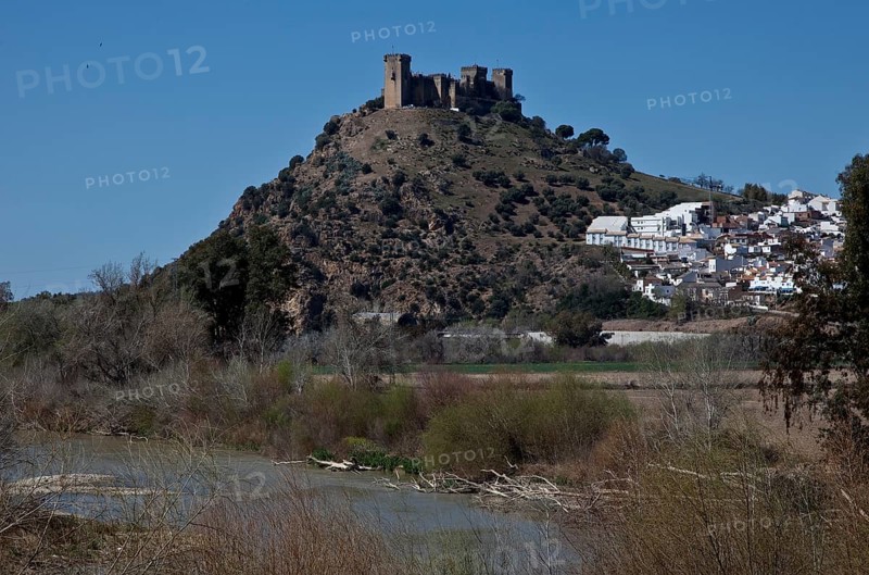 View from a medium distance from south-south-east over the Río Guadalquivir