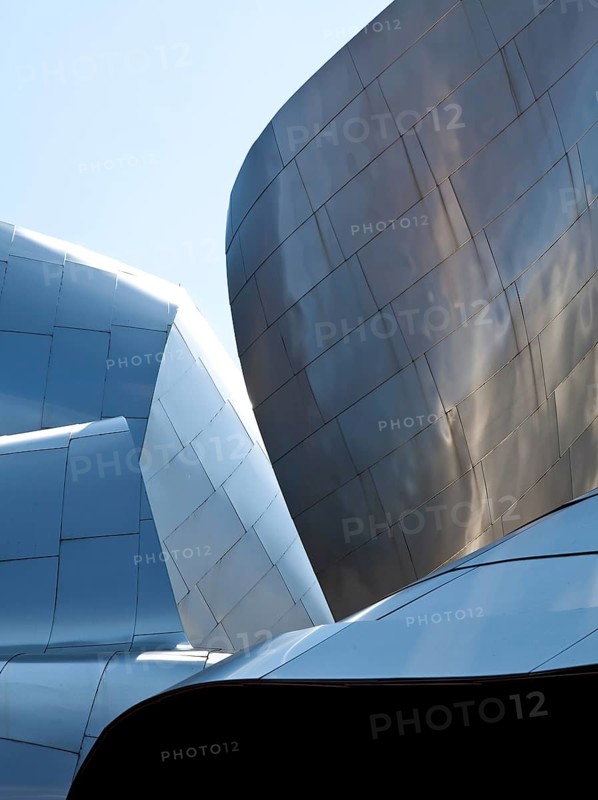 Herford Museum MARTa for Contemporary Art 2001-05 by Frank O. Gehry 75149 Façade section Cladding made of stainless steel sheets and red clinker bricks