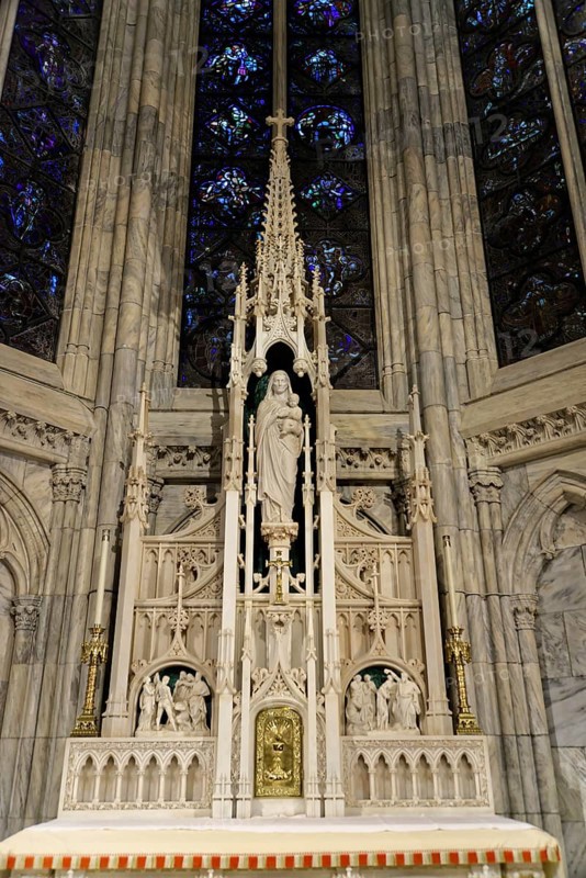 Saint Patrick's Old Cathedral or Old St. Patrick's, Lower Manhattan, Gothic altar with central statue and finely crafted carvings, Manhattan, New York City, New York, USA, North America