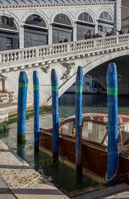 Italy Venice Rialto Bridge -437 built 1588-91 by Antonio da Ponte Partial view from the west