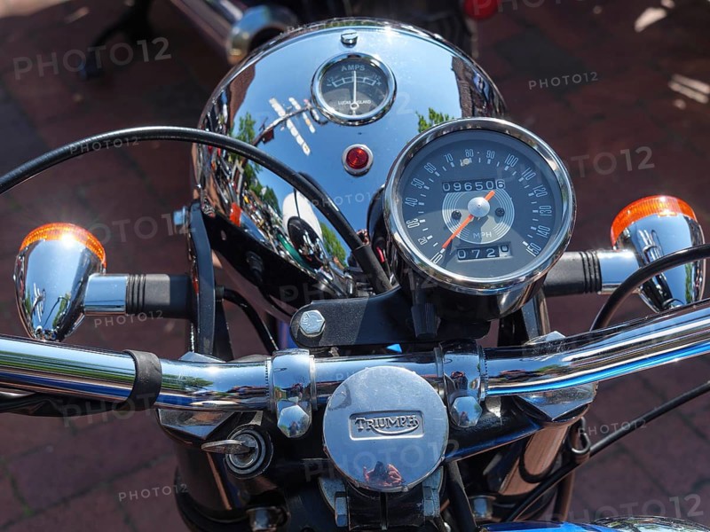 Frontal view of a motorbike handlebar with speedometer and retro design, Appelhülsen, münsterland, germany