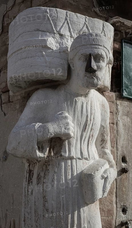 Italy Venice Campo dei Mori -79 Sculpture of Sior Antonio Rioba 13th century with the iron nose which was only added in the 19th century after damage