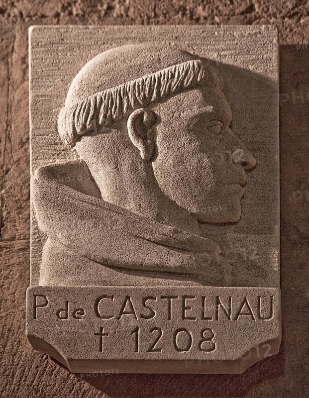 Frankr St-Gilles-du-Gard Abbey Church 60057 Portrait of Pierre de Castelnau as papal legate murdered there in 1208 - this was the trigger for the Albigensian Crusade