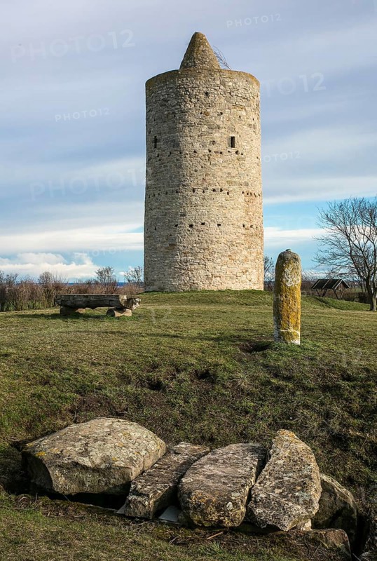 Langeneichstädt Saalekreis 0932 Eichstädter Warte 14-15th-century field watch post Height 15 m front Neolithic megalithic tomb right Menhir DOLMENGÖTTIN (copy)