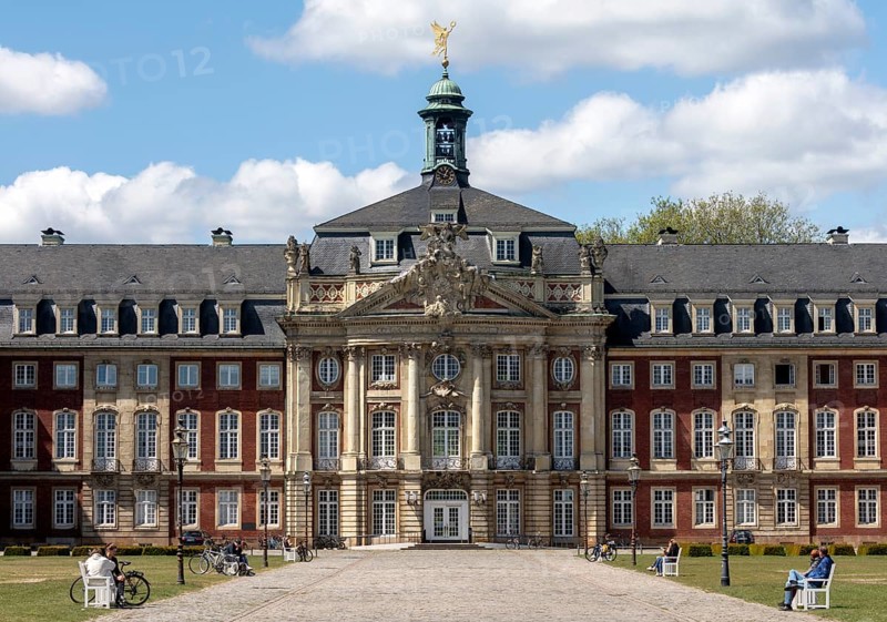 Münster/Westphalia, Prince-Bishop's Palace, built between 1767 and 1787 by Johann Conrad Schlaun, centre risalit on the city side