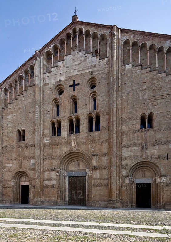 Italy Pavia 89664 San Michele gallery basilica built around 1150 west façade detail
