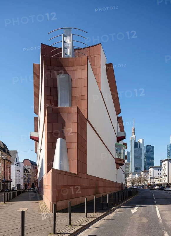Frankfurt am Main, Museum of Modern Art, 1989/90 by Hans Hollein, view from the north-east
