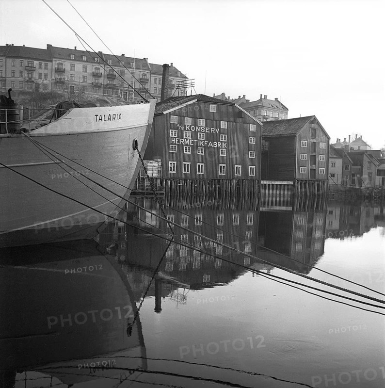 Trondheim Norway 1949. A view over the harbour. Kristoffersson ref AU41-3