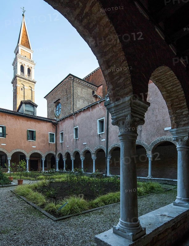 Italy Venice San Francesco della Vigna -358 eastern cloister 14th century and campanile 16th century