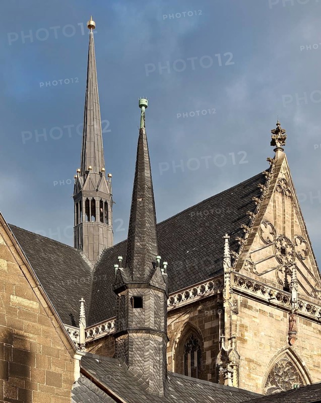 Halberstadt Cathedral 78701 new crossing ridge turret from 2010 in front the ridge turret of the Neuenstadt chapel on the right south gable of the transept
