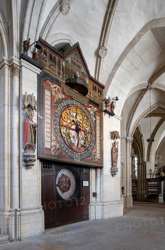 Münster/Westphalia, St Paul's Cathedral, south ambulatory, astronomical clock with carillon, astrolabe (above) and calendar (below)