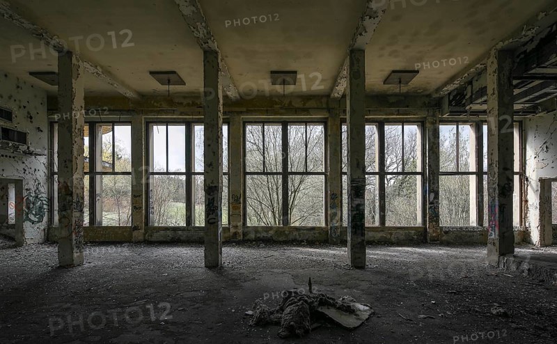 Gernrode Harz former FDGB holiday home FRITZ HECKERT picture no. 1588 built 1952-54 by the engineering office Maedecke Halle S Hall inside transverse with window front