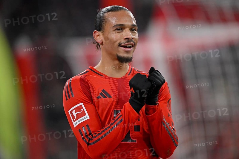 Leroy Sane FC Bayern Munich FCB (10) portrait smiles, Allianz Arena, Munich, Bavaria, Germany, Europe