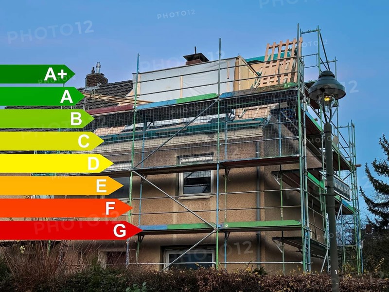 Renovation of a roof in Düsseldorf, energy efficiency classes according to the GEG, Düsseldorf, Germany, Europe