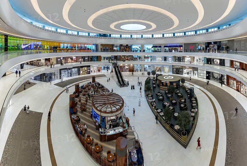 A picture of the Fashion Avenue at the Dubai Mall