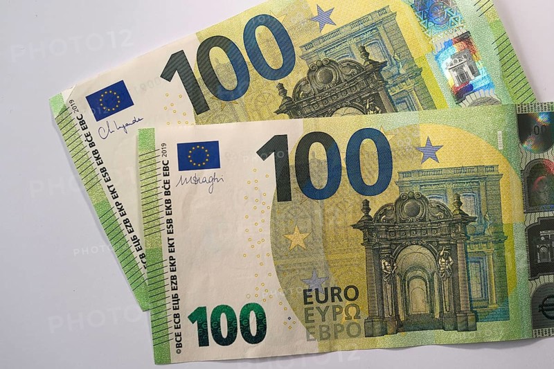 Symbol photo for cash, two 100 euro notes, North Rhine-Westphalia, Germany, Europe