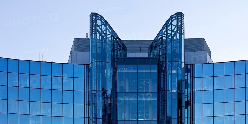Modern, mirrored glass architecture, headquarters of Vantage Towers AG, Prinzenpark, Düsseldorf, North Rhine-Westphalia, Germany, Europe