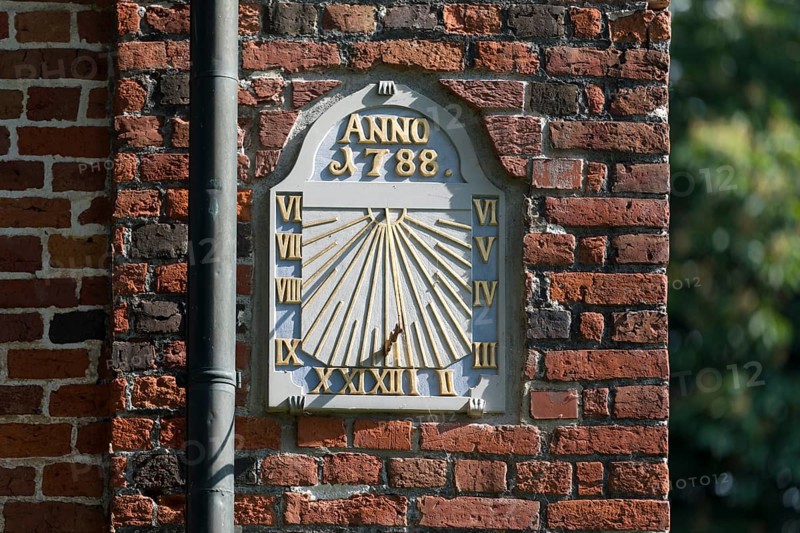 Sundial at the St. Nikolai Church in Altenbruch, district of the medium-sized town of Cuxhaven