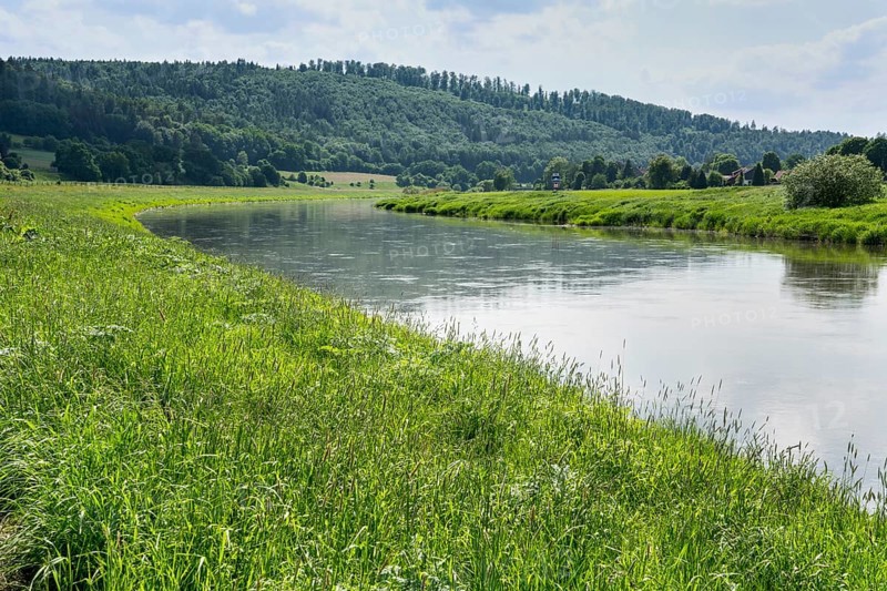 Weser River near Gewissenruh, Wesertal, Oberweser, Weserbergland, Hesse, Germany, Europe