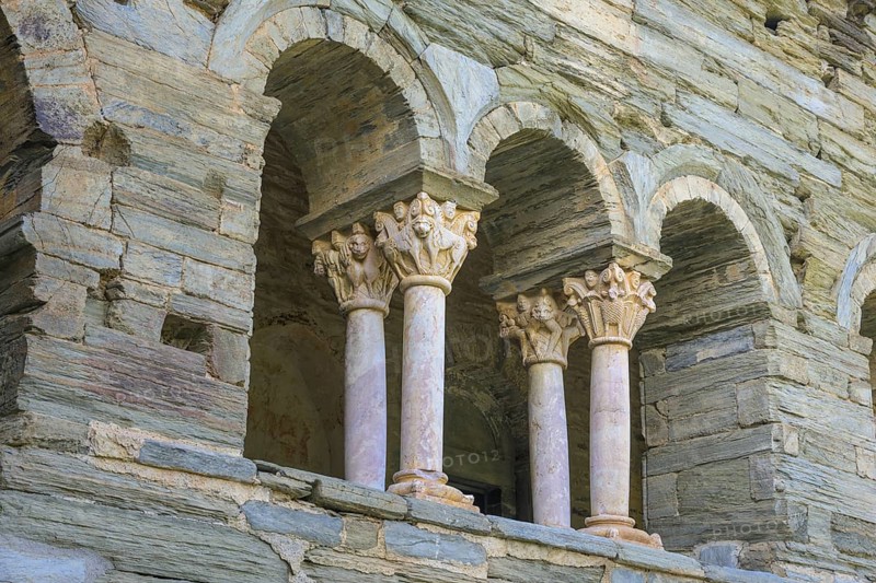 Romanesque capitals of the cloister, Prieuré de Serrabone, Boule-d'Amont, Département Pyrénées-Oriental, France, Europe